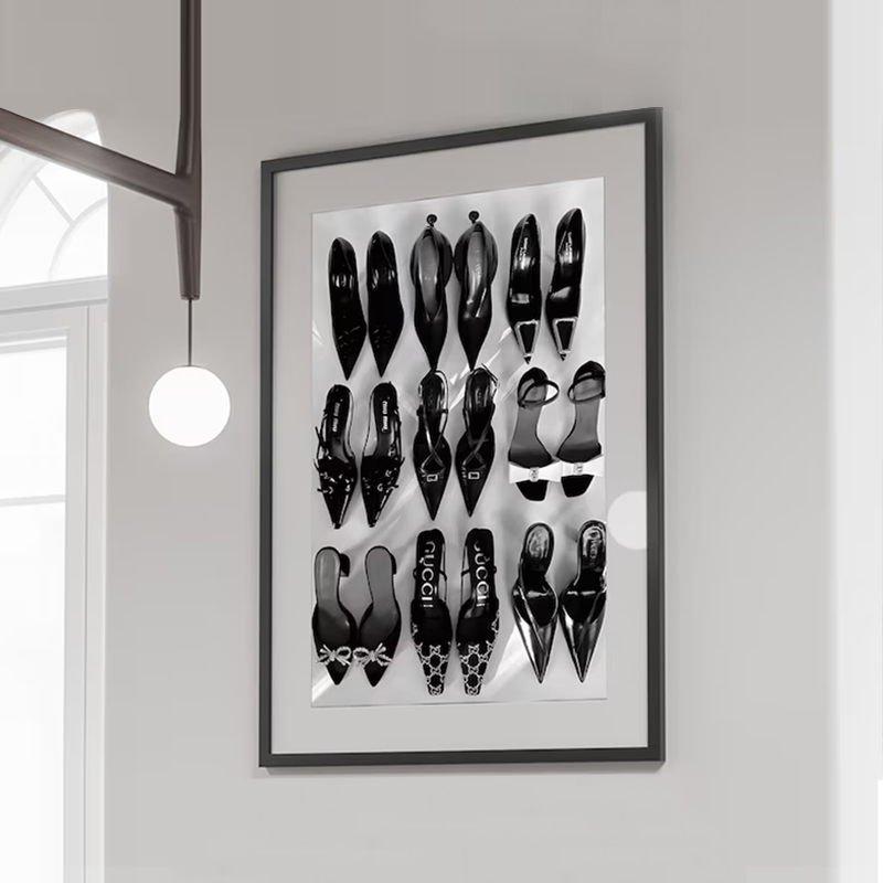 Vintage Vogue Fashion Poster - 블랙 화이트 럭셔리 하이힐 아트 포스터